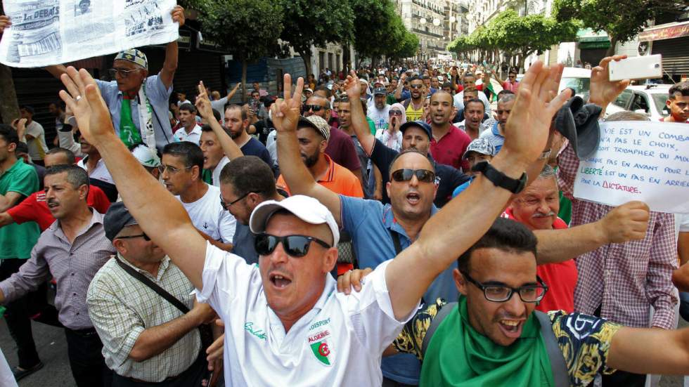 En Algérie, un 23e vendredi de mobilisation contre le "panel de médiation"