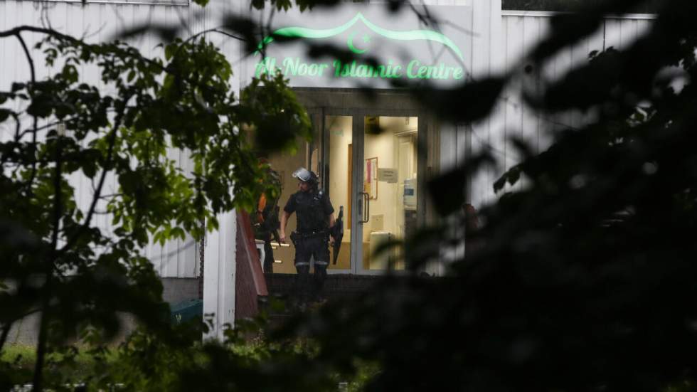 Attaque d’une mosquée en Norvège : la police penche pour la thèse terroriste Attaque d’une mosquée en Norvège : la police penche pour la thèse terroriste
