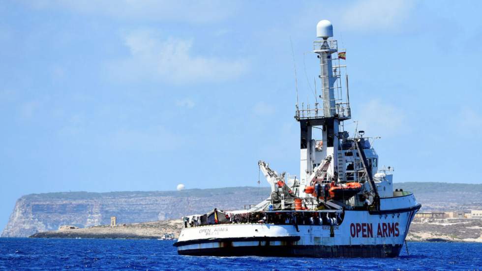 Situation "explosive" à bord de l'Open Arms bloqué près de Lampedusa avec 134 migrants