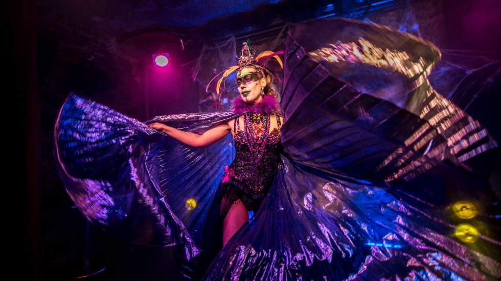 L’effeuillage burlesque parisien se dévoile L’effeuillage burlesque parisien se dévoile