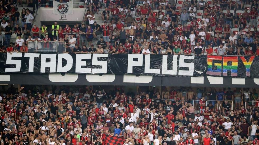 Chants homophobes dans le football : le bras de fer continue entre les supporters et la Ligue Chants homophobes dans le football : le bras de fer continue entre les supporters et la Ligue