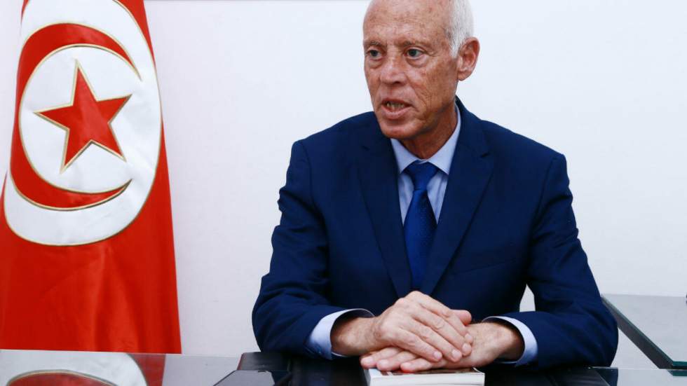 Présidentielle tunisienne : "Je ne suis le candidat d'aucun parti et je le resterai", promet Kaïs Saïed Présidentielle tunisienne : "Je ne suis le candidat d'aucun parti et je le resterai", promet Kaïs Saïed