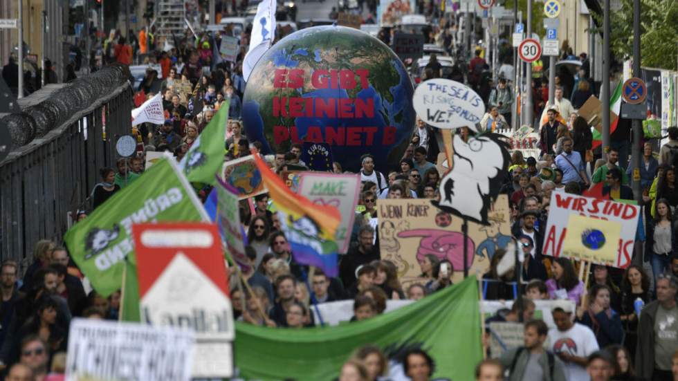 Grève pour le climat : mobilisation massive de la jeunesse à travers le monde