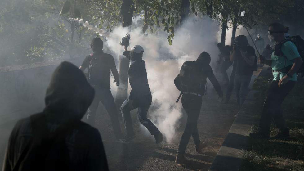 Black blocs et violences perturbent la Marche pour le climat à Paris