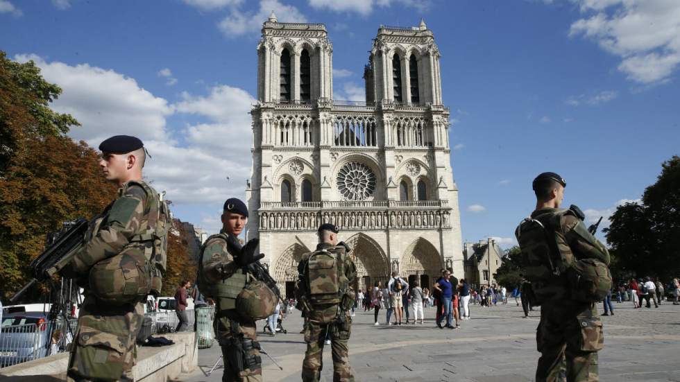 Tentative d'attentat de Notre-Dame : le procès de cinq femmes s’ouvre à Paris Tentative d'attentat de Notre-Dame : le procès de cinq femmes s’ouvre à Paris