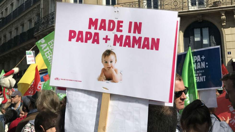 Manifestation anti-PMA à Paris : "Je refuse une société avec des enfants sans repères" Manifestation anti-PMA à Paris : "Je refuse une société avec des enfants sans repères"