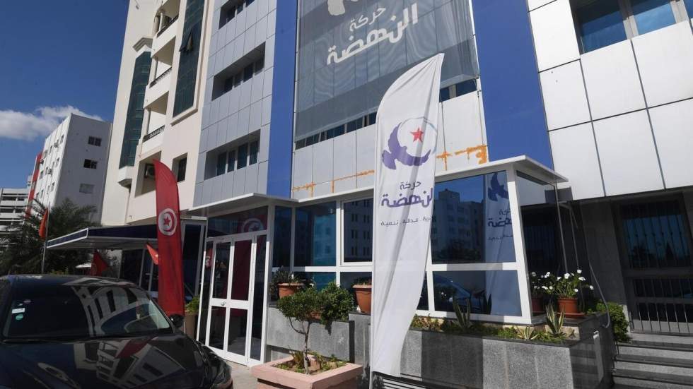 Le parti islamiste Ennahda en tête des législatives en Tunisie Le parti islamiste Ennahda en tête des législatives en Tunisie
