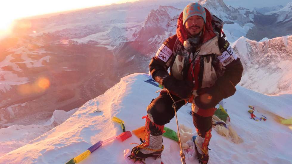 Alpinisme : le Népalais Nirmal Purja achève l'ascension des quatorze "8 000" en sept mois