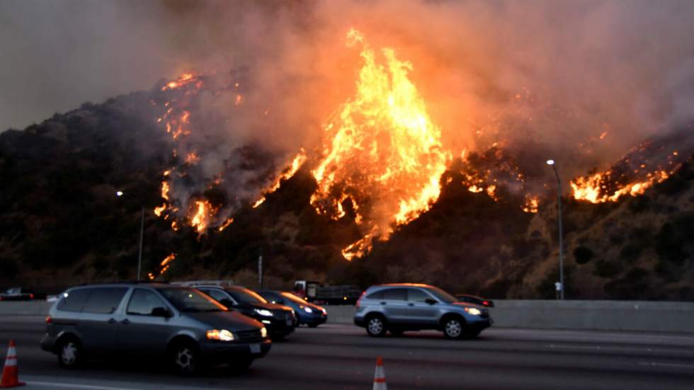 Incendies en Californie : les quartiers chics de Los Angeles évacués