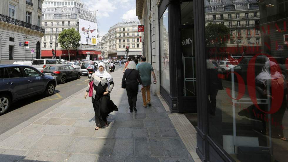 France : le Sénat vote l'interdiction du port du voile en sortie scolaire