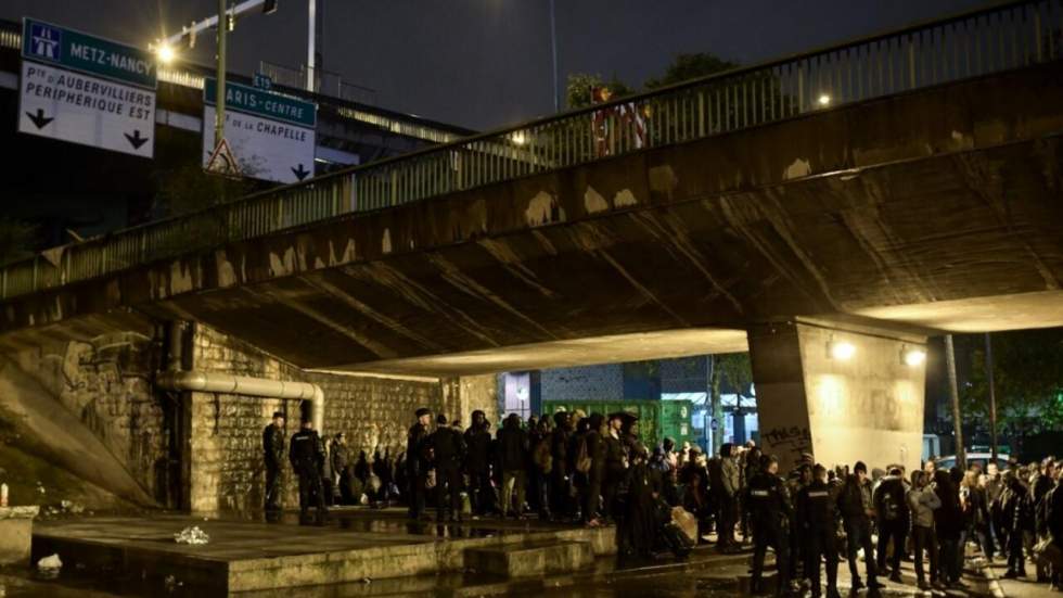 Deux campements de migrants évacués dans le nord-est de Paris