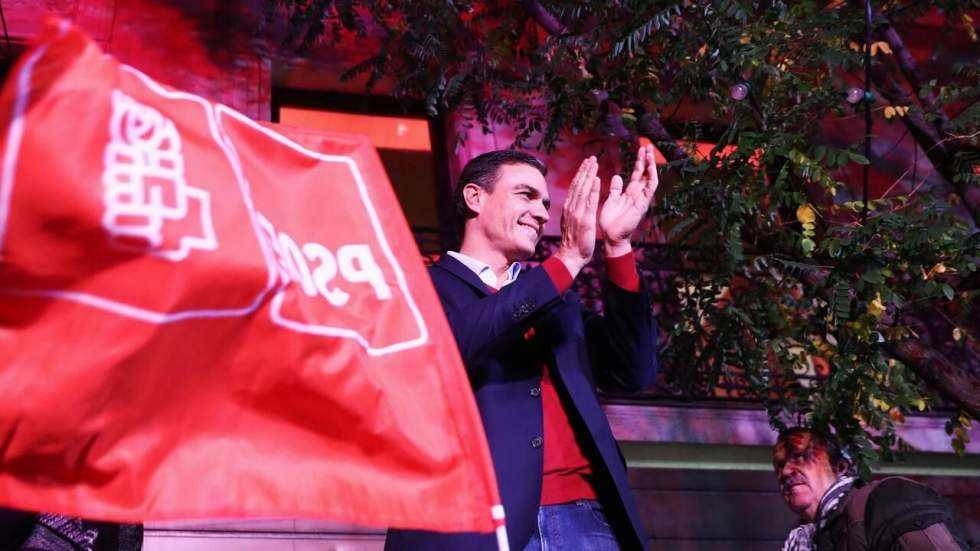 Législatives en Espagne : victoire fragile de Pedro Sanchez, poussée de l'extrême droite