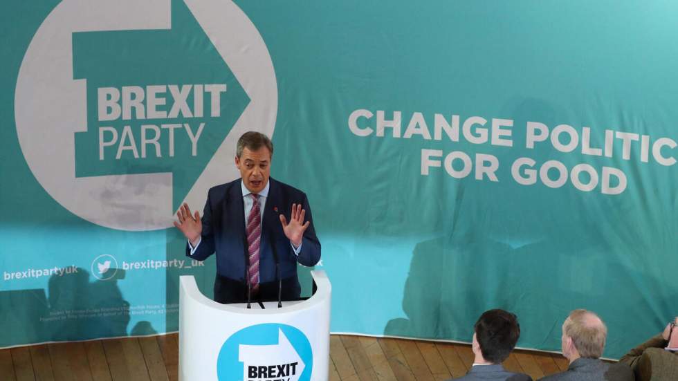 Royaume-Uni : l'europhobe Nigel Farage scelle un pacte avec Boris Johnson pour les législatives Royaume-Uni : l'europhobe Nigel Farage scelle un pacte avec Boris Johnson pour les législatives