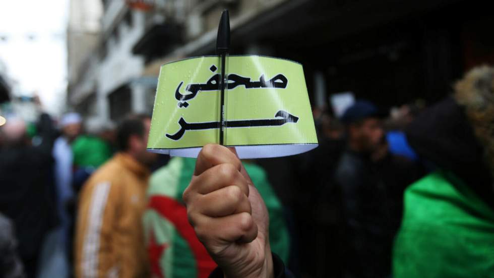 Algérie : nouvelles manifestations contre le "système", les journalistes en première ligne