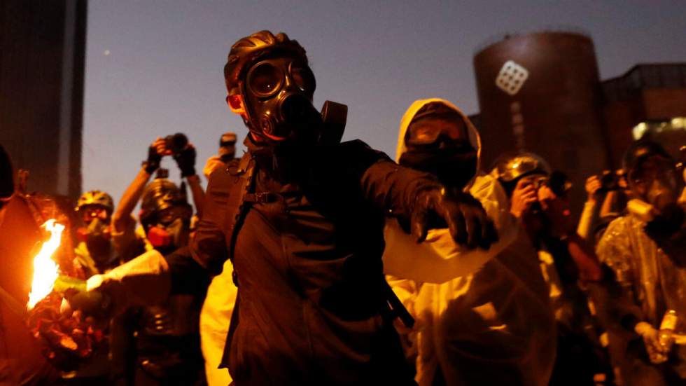 À Hong Kong, des manifestants retranchés dans un campus À Hong Kong, des manifestants retranchés dans un campus