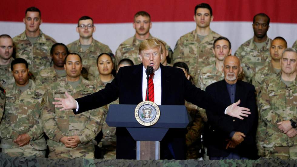 En visite en Afghanistan, Trump annonce la reprise des négociations avec les Taliban