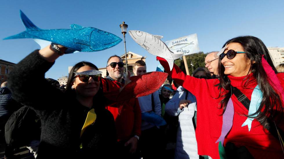 À Rome, le mouvement antifasciste des Sardines rassemble des dizaines de milliers de manifestants