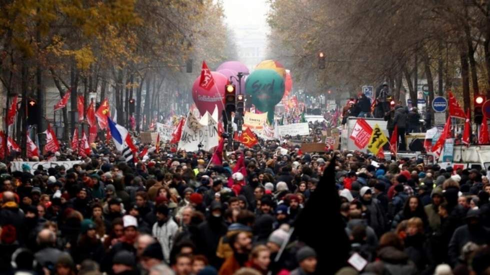 Grève du 17 décembre : tous les syndicats unis dans la rue pour un "mardi noir" Grève du 17 décembre : tous les syndicats unis dans la rue pour un "mardi noir"