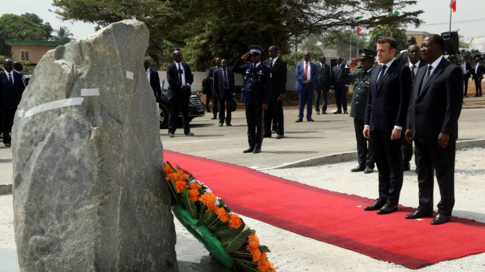 Côte d'Ivoire : Emmanuel Macron rend hommage aux soldats français tués à Bouaké il y a 15 ans Côte d'Ivoire : Emmanuel Macron rend hommage aux soldats français tués à Bouaké il y a 15 ans