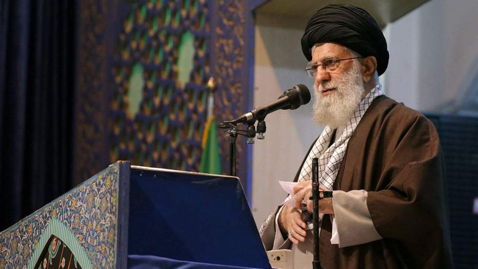 Fait rare, le guide suprême iranien Ali Khamenei préside la grande prière du vendredi Fait rare, le guide suprême iranien Ali Khamenei préside la grande prière du vendredi