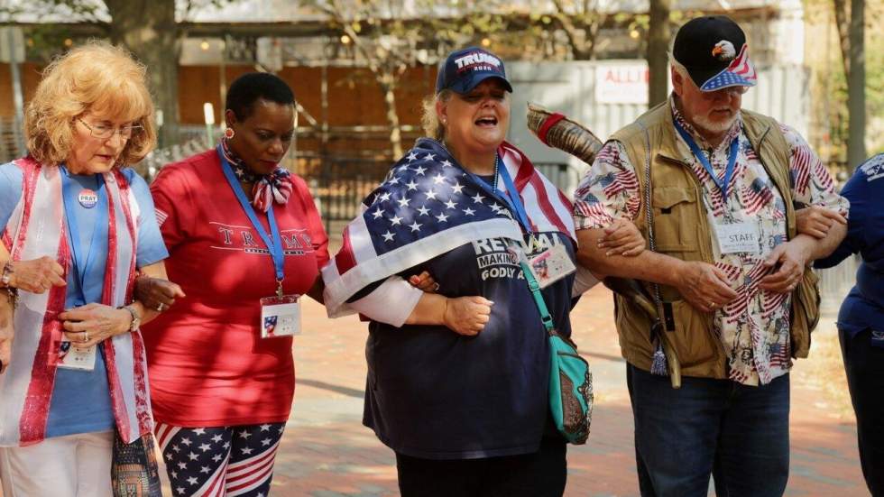 Les évangéliques, un soutien indispensable mais fragile pour Donald Trump Les évangéliques, un soutien indispensable mais fragile pour Donald Trump