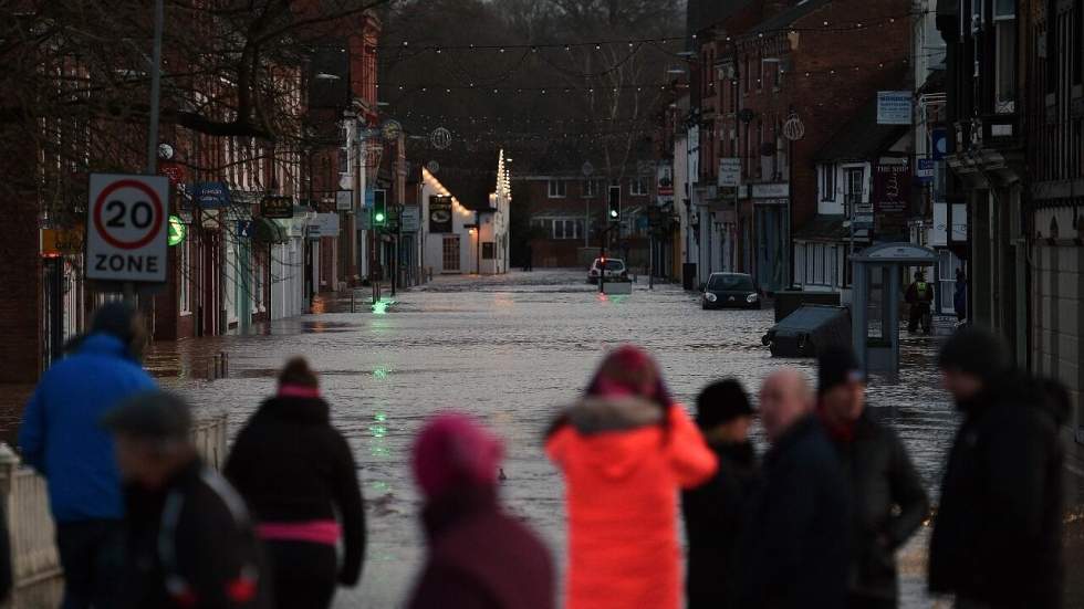 La tempête Dennis s'abat sur le Royaume-Uni et la France La tempête Dennis s'abat sur le Royaume-Uni et la France
