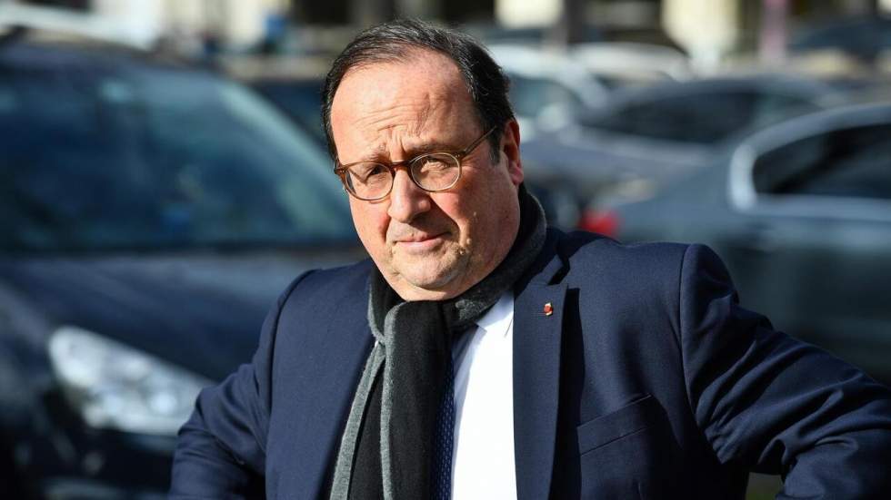 Hué par des manifestants, François Hollande exfiltré d'une librairie près de Paris Hué par des manifestants, François Hollande exfiltré d'une librairie près de Paris