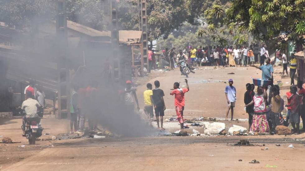 En Guinée, l'opposition appelle à intensifier les manifestations malgré le report du référendum