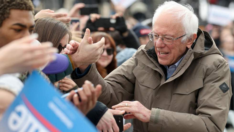 Bernie Sanders s'accroche malgré son revers dans le Michigan