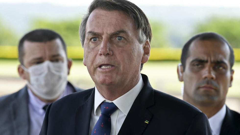 Au Brésil, Jair Bolsonaro s'oppose aux gouverneurs sur la stratégie face au coronavirus