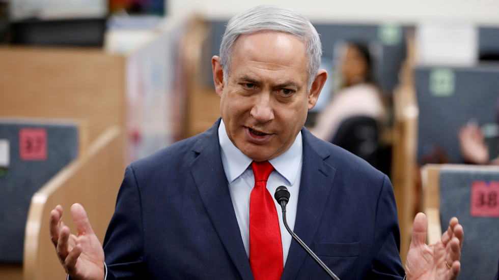 En Israël, Benjamin Netanyahu testé négatif au coronavirus, mais maintenu en quarantaine