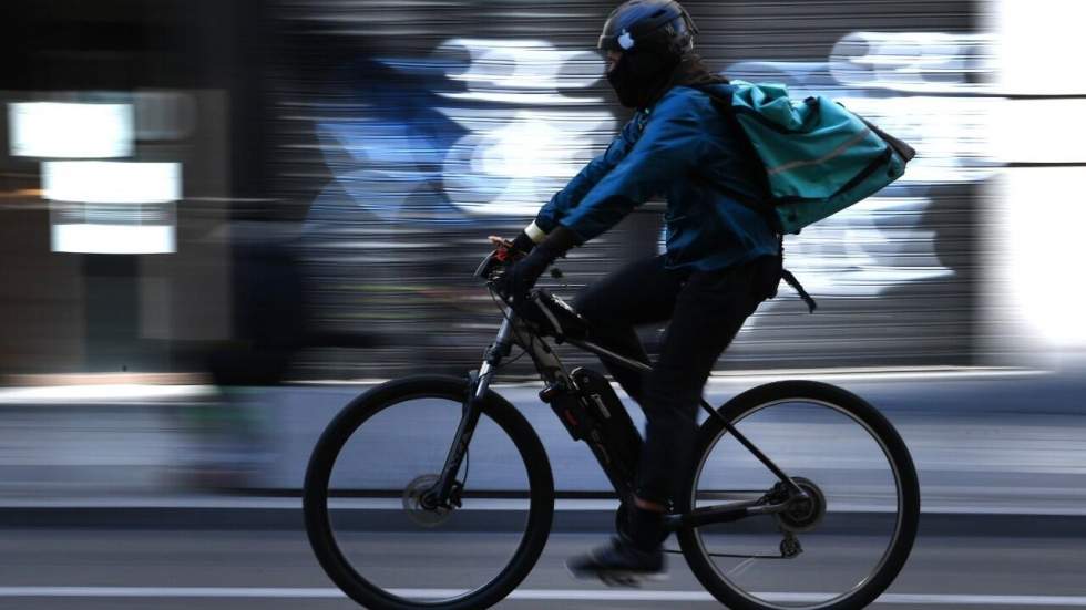 Covid-19 : parfois contaminés et potentiellement contaminants, le blues des livreurs à vélo