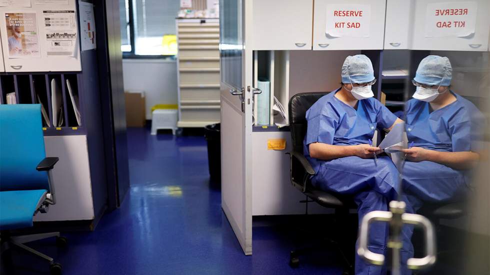 Covid-19 : le bilan en France dépasse les 20 000 morts, la baisse des cas graves se poursuit Covid-19 : le bilan en France dépasse les 20 000 morts, la baisse des cas graves se poursuit