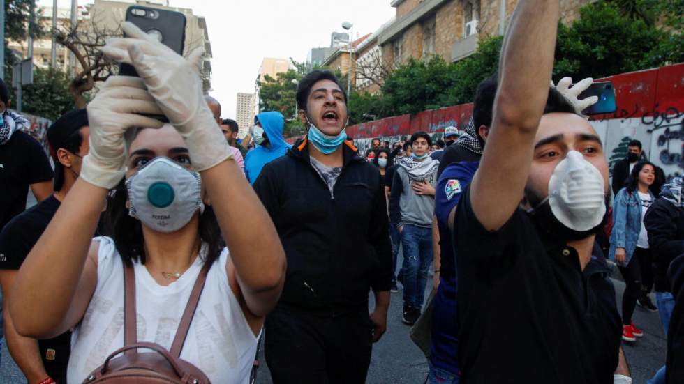 Au Liban, plusieurs routes coupées par des manifestants sur fond de grogne sociale Au Liban, plusieurs routes coupées par des manifestants sur fond de grogne sociale