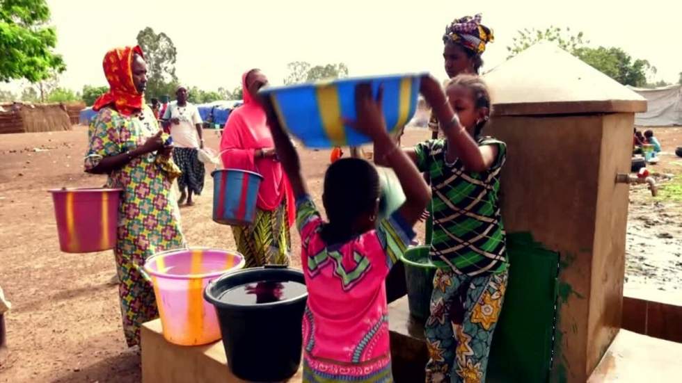 Au Mali, des camps de déplacés peuls sous la menace du Covid-19 Au Mali, des camps de déplacés peuls sous la menace du Covid-19