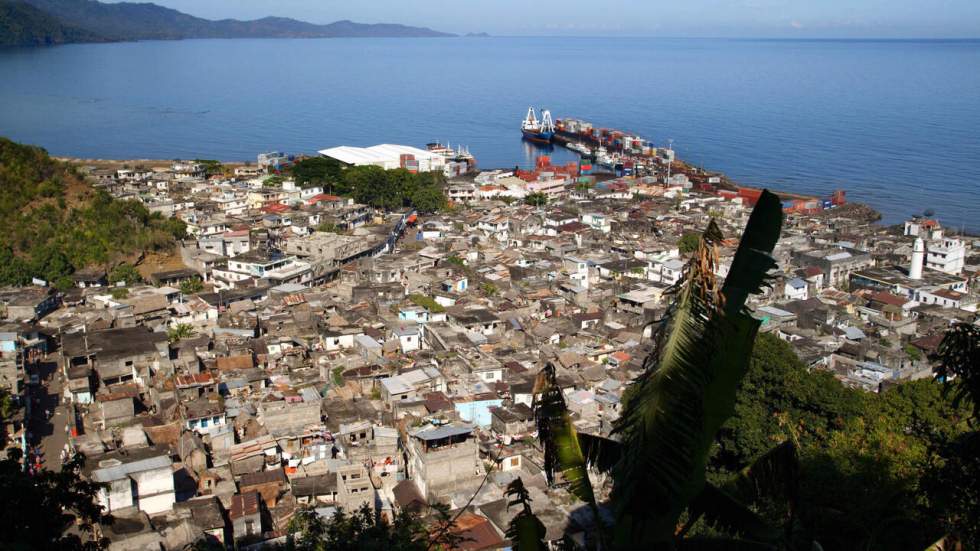 Le déconfinement reporté à Mayotte où "le virus circule activement"