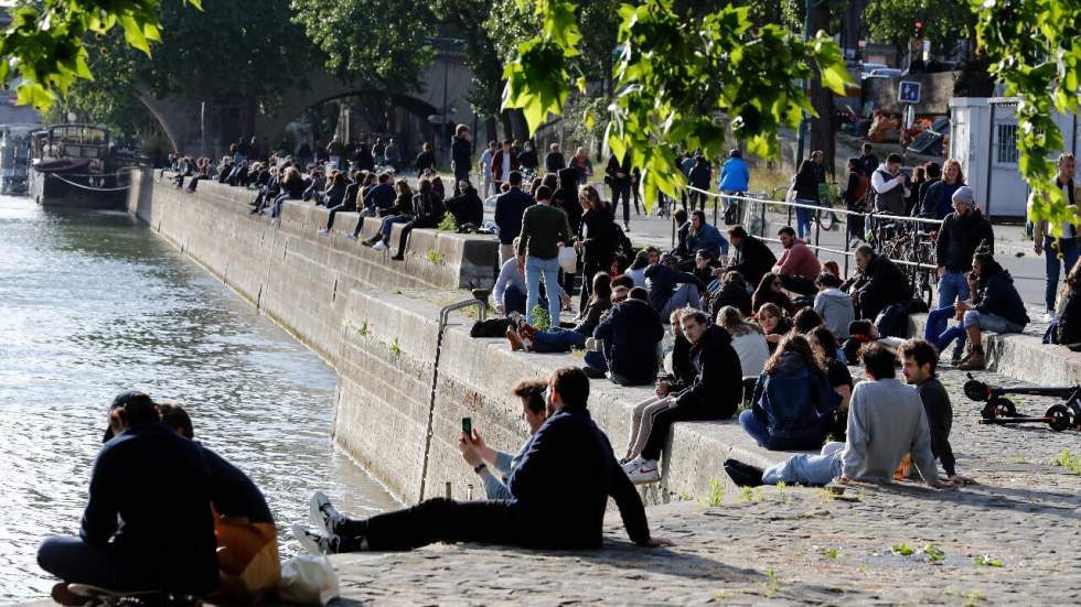 Déconfinement : Anne Hidalgo demande le port du masque obligatoire à Paris Déconfinement : Anne Hidalgo demande le port du masque obligatoire à Paris