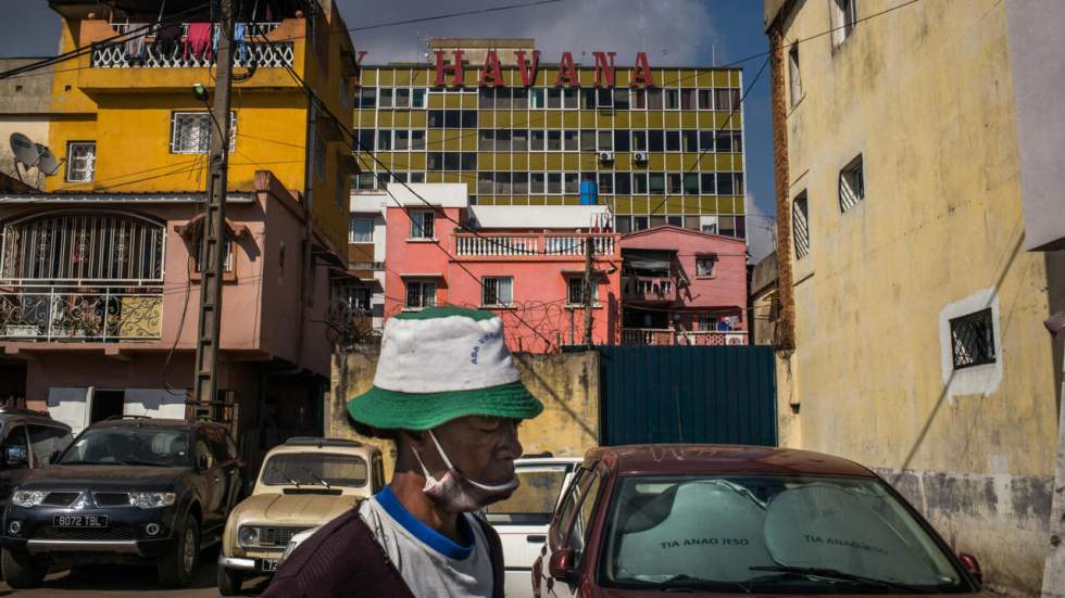 Covid-19 à Madagascar : renforts de militaires et médecins dans la 2e ville du pays Covid-19 à Madagascar : renforts de militaires et médecins dans la 2e ville du pays