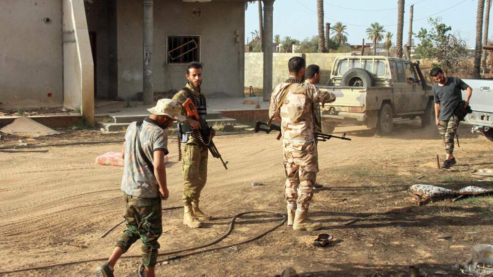 Guerre en Libye : les forces pro-gouvernementales ont repris l'aéroport de Tripoli