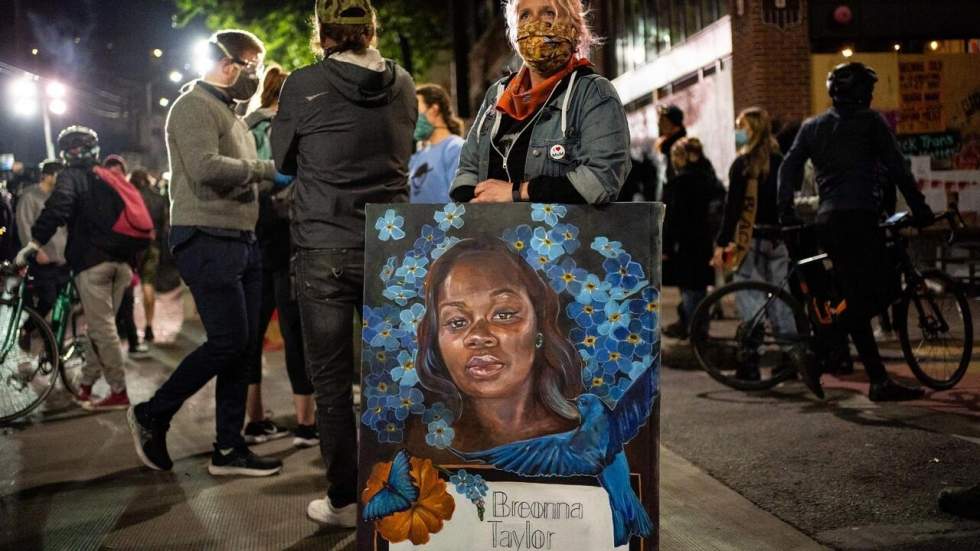 Le cas Breonna Taylor, l'autre affaire de violences policières qui secoue les États-Unis Le cas Breonna Taylor, l'autre affaire de violences policières qui secoue les États-Unis
