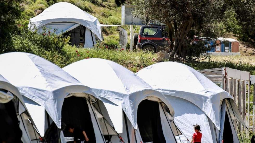 Grèce : une trentaine de migrants secourus au large de Lesbos, les arrivées sur l'île reprennent Grèce : une trentaine de migrants secourus au large de Lesbos, les arrivées sur l'île reprennent