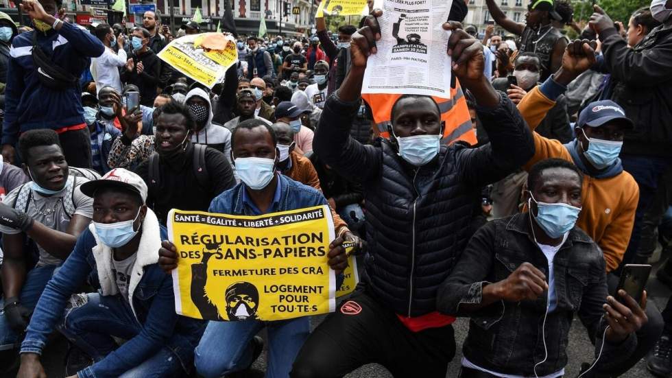 Plusieurs milliers de manifestants en France pour la régularisation des sans-papiers