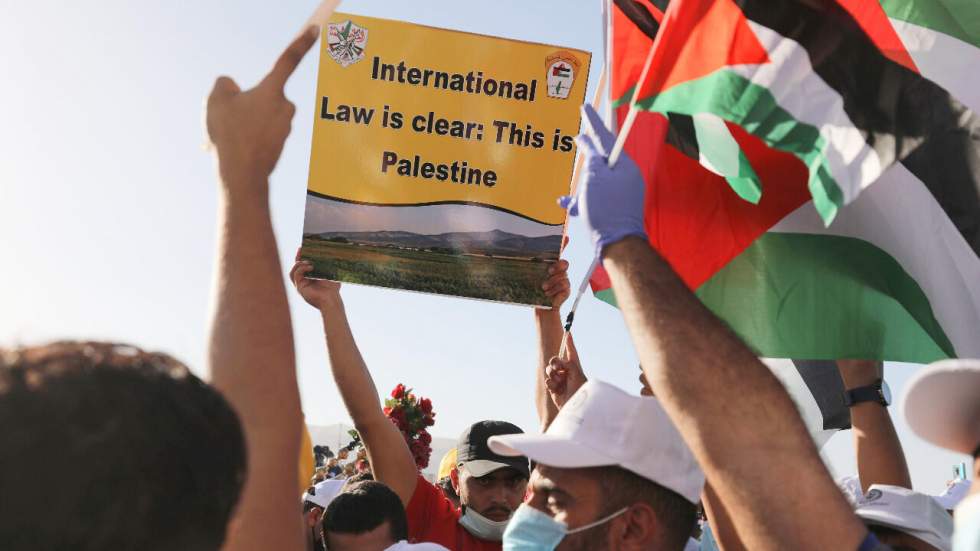 Des milliers de Palestiniens rassemblés contre l'annexion des colonies et de la vallée du Jourdain Des milliers de Palestiniens rassemblés contre l'annexion des colonies et de la vallée du Jourdain