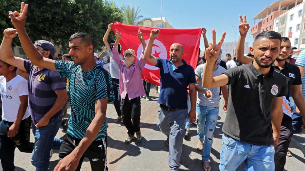 Tunisie: troisième jour de manifestation à Tataouine pour réclamer la libération d'un militant Tunisie: troisième jour de manifestation à Tataouine pour réclamer la libération d'un militant