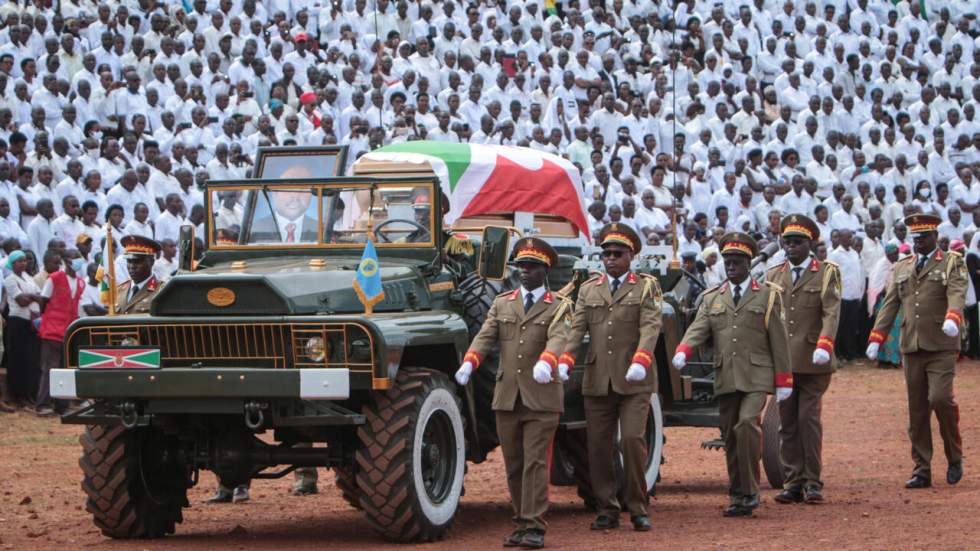 Le Burundi rend un dernier hommage à son ancien président Pierre Nkurunziza Le Burundi rend un dernier hommage à son ancien président Pierre Nkurunziza