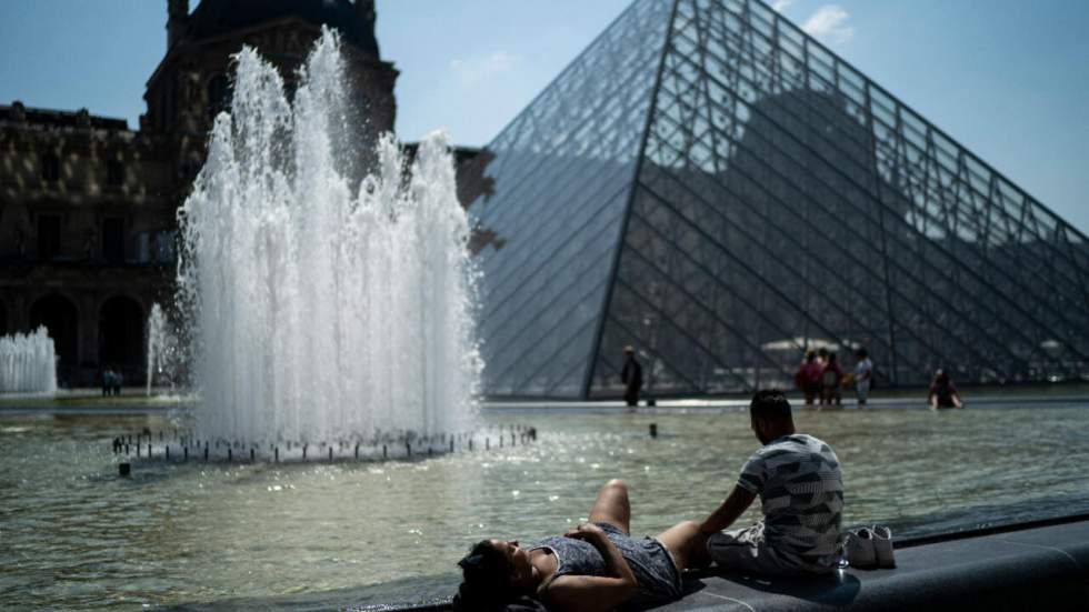 La canicule s'installe en France avec 15 départements, dont Paris, en alerte rouge La canicule s'installe en France avec 15 départements, dont Paris, en alerte rouge