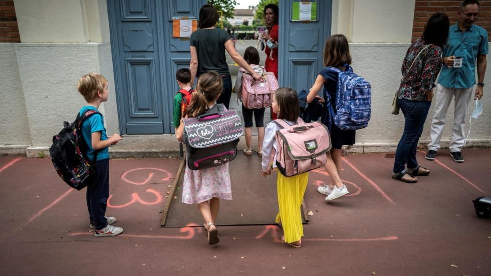 Avant une rentrée scolaire particulière, parents d’élèves et enseignants s'interrogent Avant une rentrée scolaire particulière, parents d’élèves et enseignants s'interrogent
