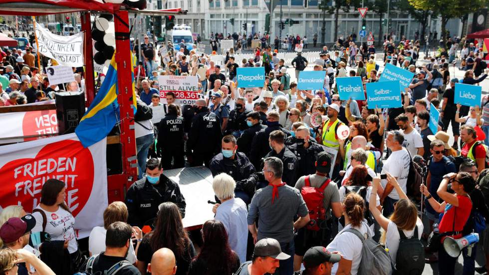 Covid-19 en Allemagne : la police disperse une nouvelle manifestation anti-masques à Berlin