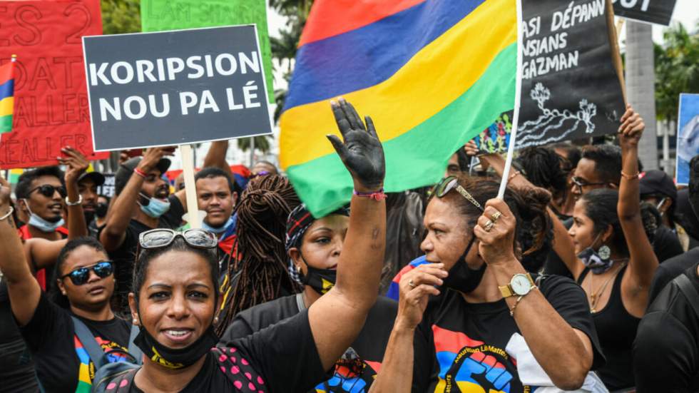 Île Maurice : manifestation massive contre le gouvernement après la marée noire