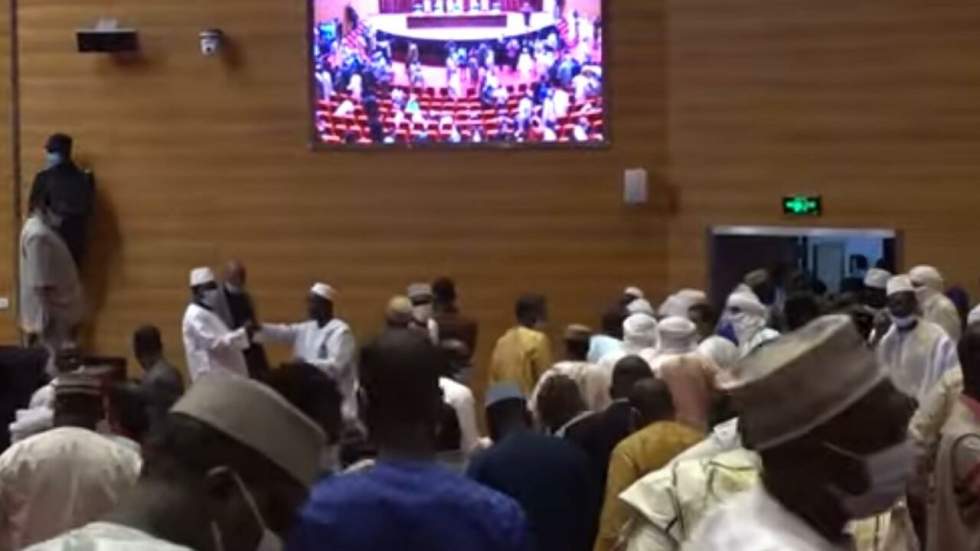 Transition au Mali : la junte a finalement rencontré une délégation de l'opposition